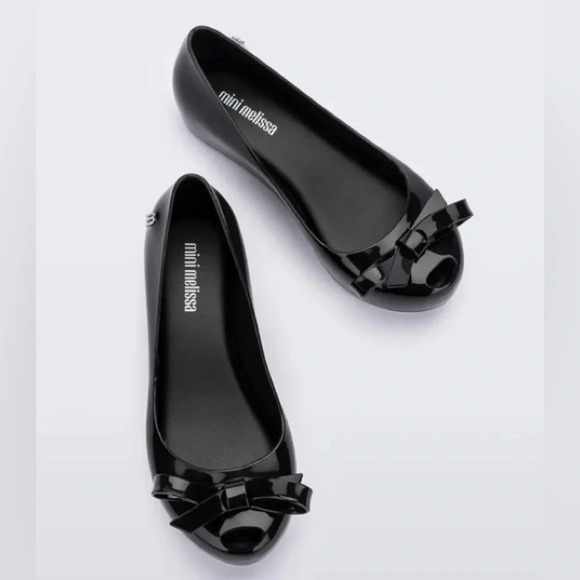 MINI MELISSA
Ultragirl Bow girls size 1
New never worn - Picture 1 of 9